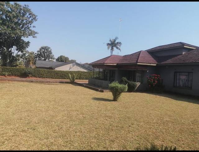 3 BEDROOM HOUSE FOR SALE IN SHAYANDIMA